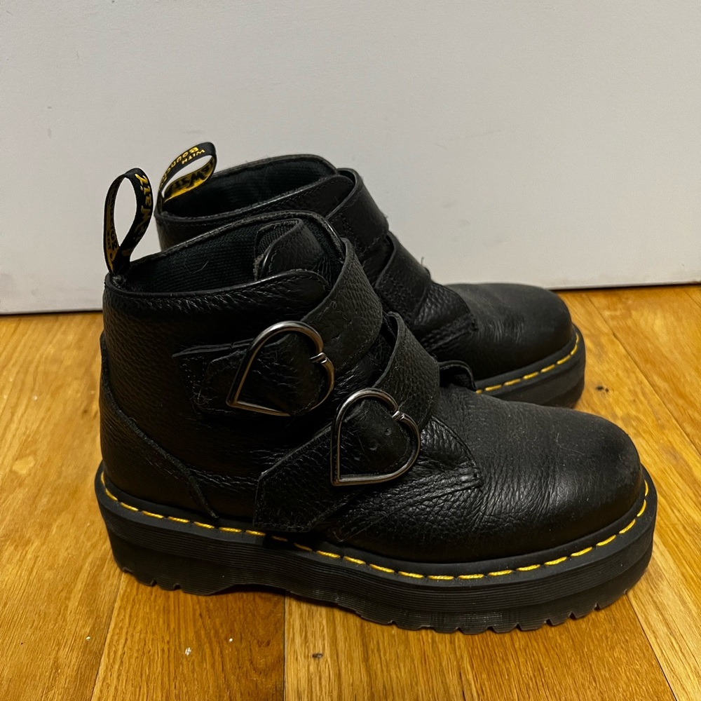 Doc Martens Devon Hearts Boots